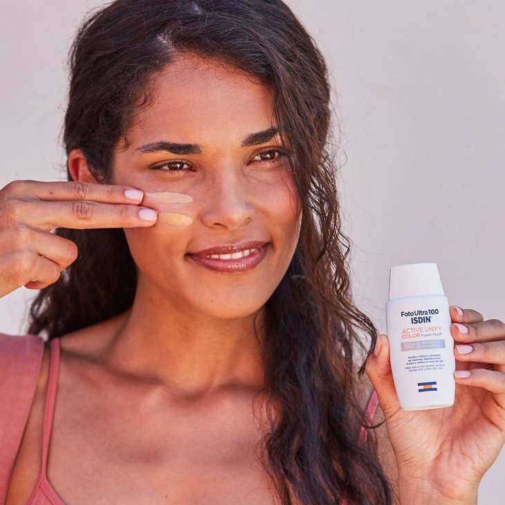 Isdin FotoUltra100 Active Unify COLOR Fusion Fluid Crema per Macchie sulla Pelle SPF 50+ SPF Reale 100+