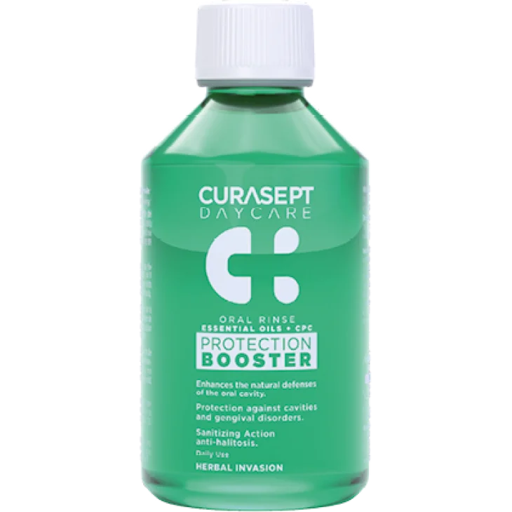 Curasept Daycare Collutorio Protection Booster Herbal Invasion Azione Igienizzante 500 ml