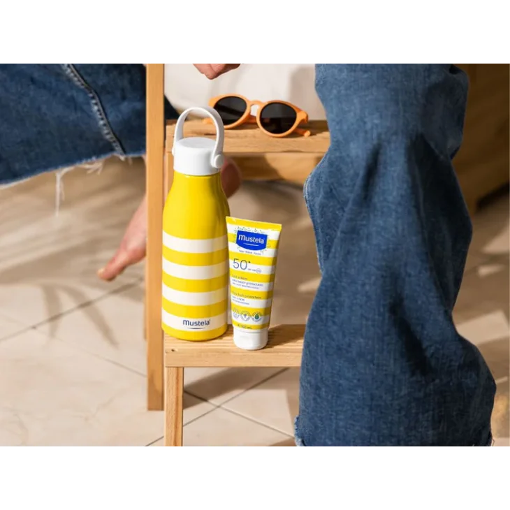 Mustela Special Pack Latte Solare SPF50+ 100 ml + Borraccia Omaggio 680 ml