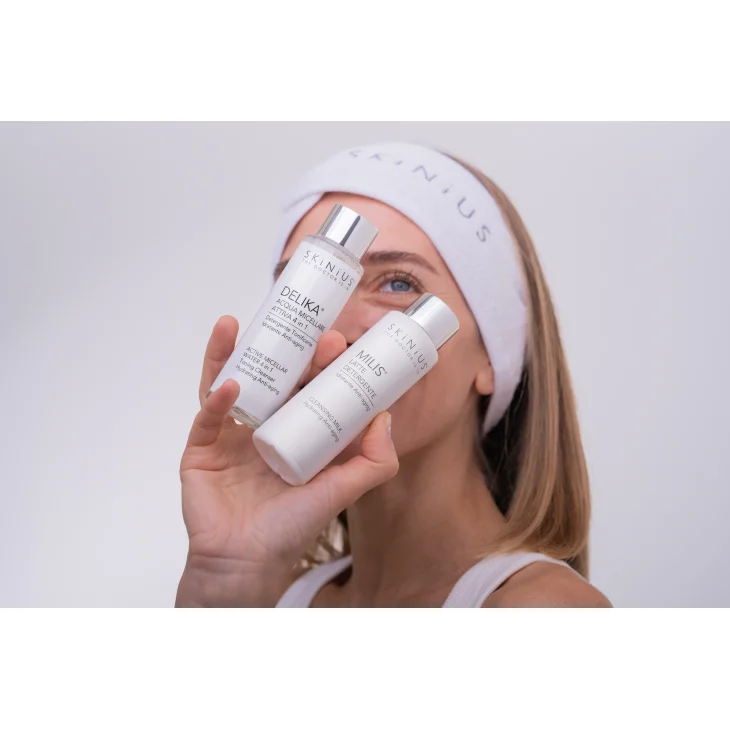 Skinius Doppia Detersione Antiaging Cofanetto Detergente 100 ml + Acqua Micellare 100 ml + Fascia Beauty