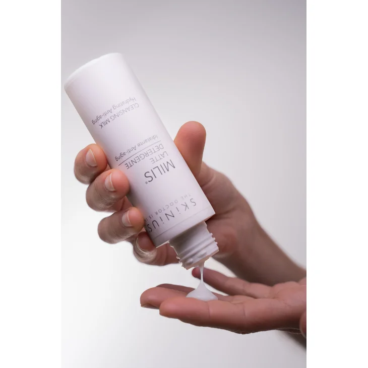 Skinius Doppia Detersione Antiaging Cofanetto Detergente 100 ml + Acqua Micellare 100 ml + Fascia Beauty