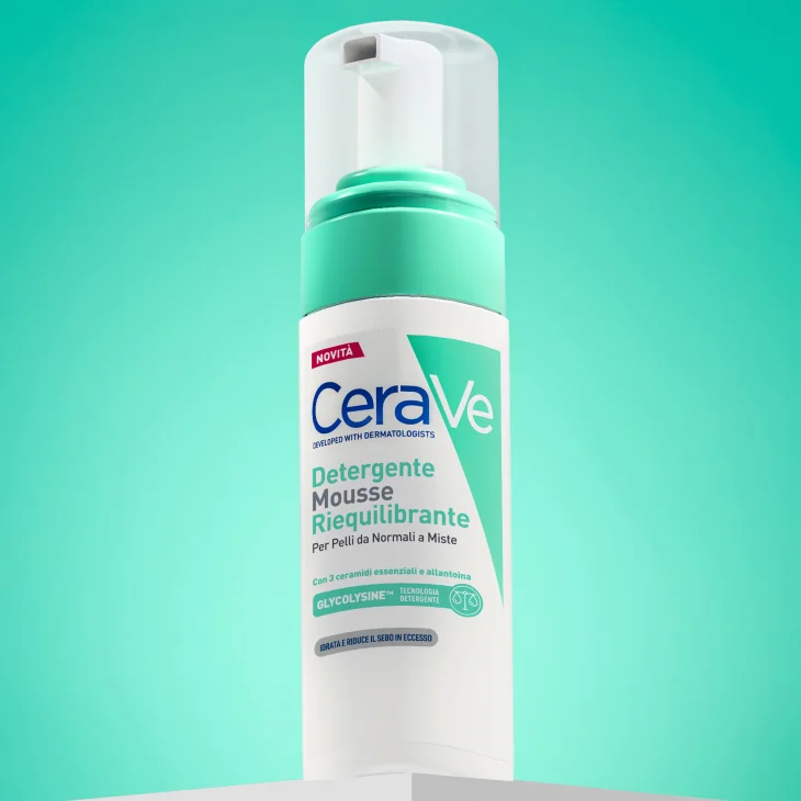 CeraVe Mousse Detergente Riequilibrante Per Pelli Sensibili da Normali a Miste 148ml