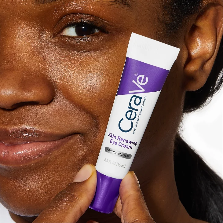 CeraVe Skin Renewing Crema Contorno Occhi Peptidi Per i Primi Segni dell'Età 15ml