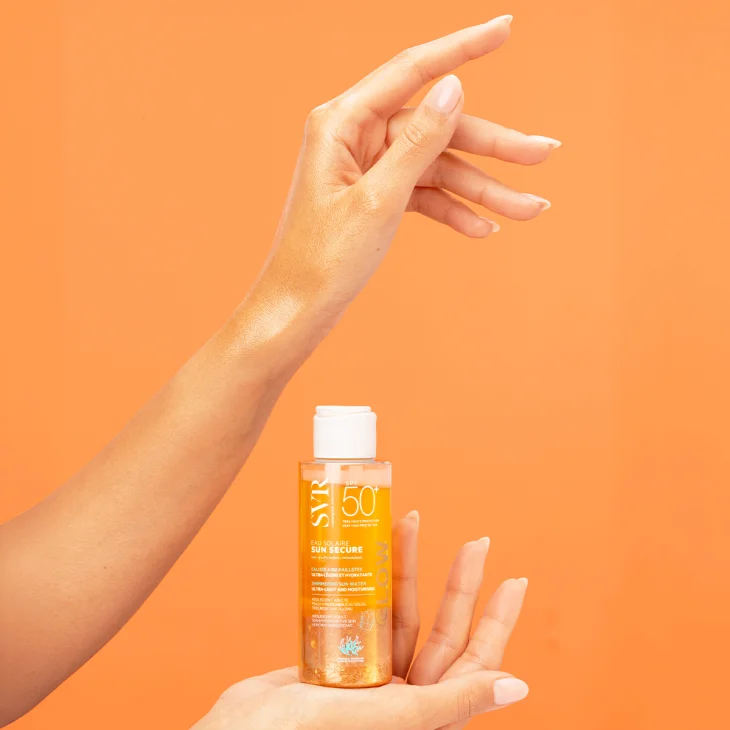 SVR Sun Secure Eau Solaire Glow SPF 50+ Acqua Solare Ultraleggera e Idratante per Viso e Corpo 100 ml