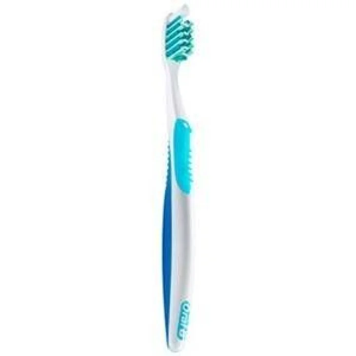 Oral B Spazzolino Medio Proexpert Crossaction Antiplacca - Dimensione Testina: 35