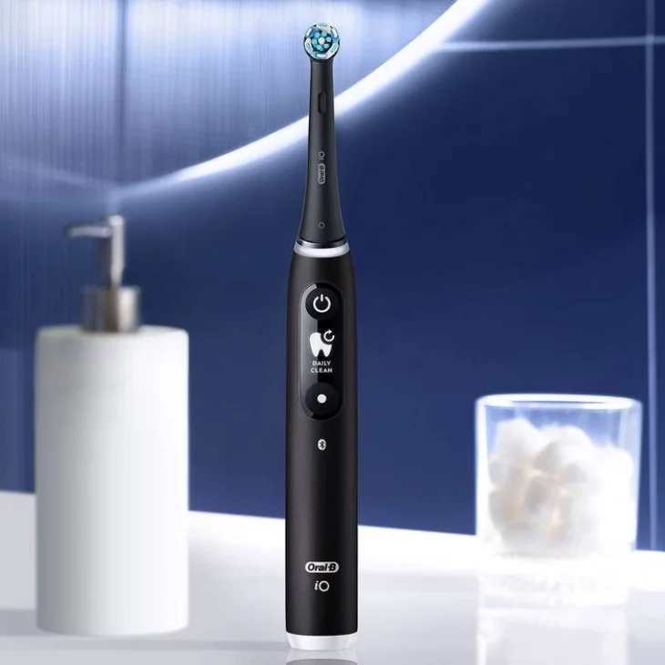 Oral-B Io Series 6 Black Spazzolino Elettrico