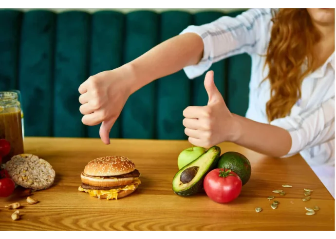 Dieta per il colesterolo alto: cosa preferire e quali cibi evitare Dieta per il colesterolo alto: cosa preferire e quali cibi evitare