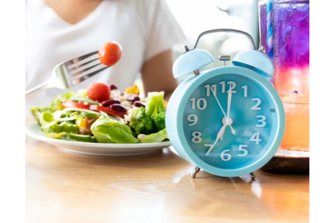 Dieta intermittente o digiuno intermittente: come funziona, schema e orari migliori