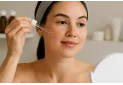 Acido mandelico per il viso: come integrarlo nella tua skincare routine