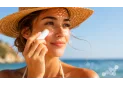 Stick solare SPF 50: perché usarlo e quali sono i migliori per viso, labbra e zone sensibili