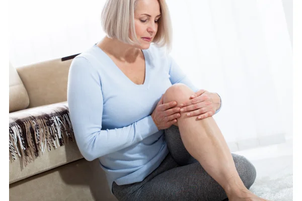 Dolori articolari in menopausa: cause e rimedi