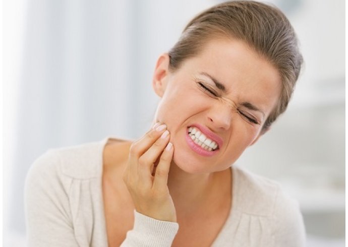 Sensibilità dentale: cause, sintomi e rimedi. Sensibilità dentale: cause, sintomi e rimedi.