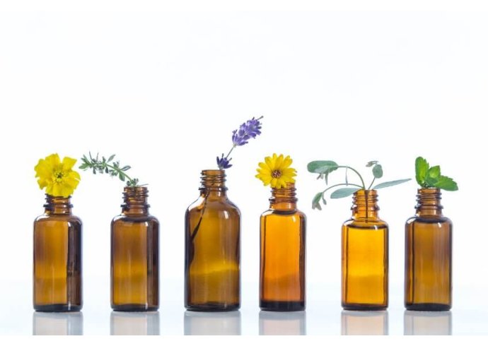 Cos'è l'aromaterapia: come funziona e benefici Cos'è l'aromaterapia: come funziona e benefici