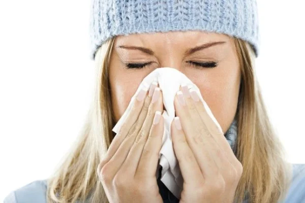 Raffreddore: sintomi, cause e rimedi
