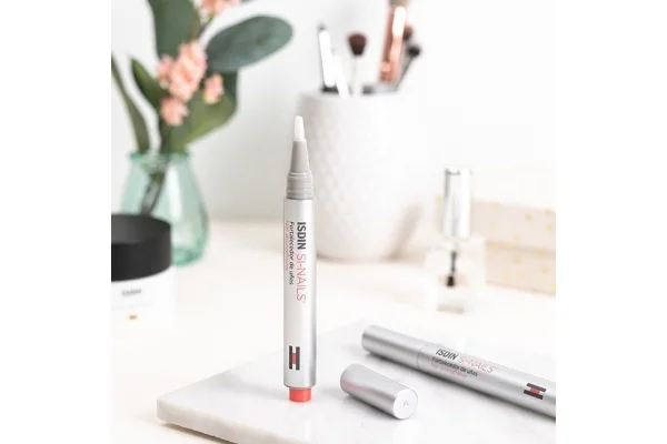 Si-Nails di Isdin &egrave; la protezione perfetta per le tue unghie!