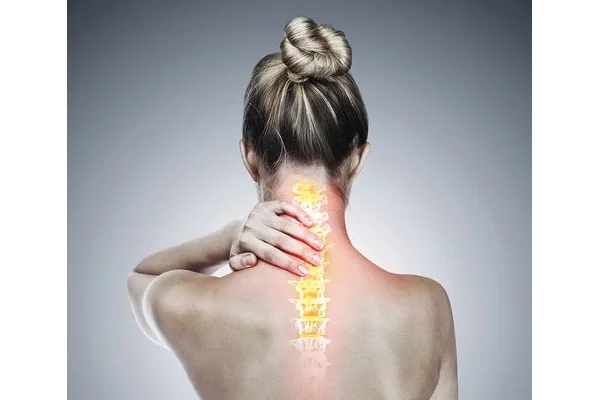 Gli esercizi per alleviare il dolore cervicale