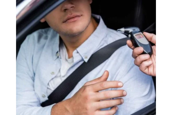 Alcol e guida: limiti, sanzioni e uso dell'etilometro