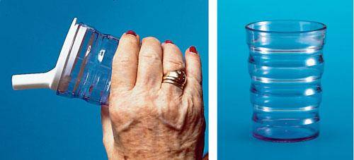 Farmacare Tazza speciale con coperchio e beccuccio