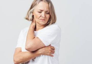 Dolori articolari in menopausa: cause e rimedi